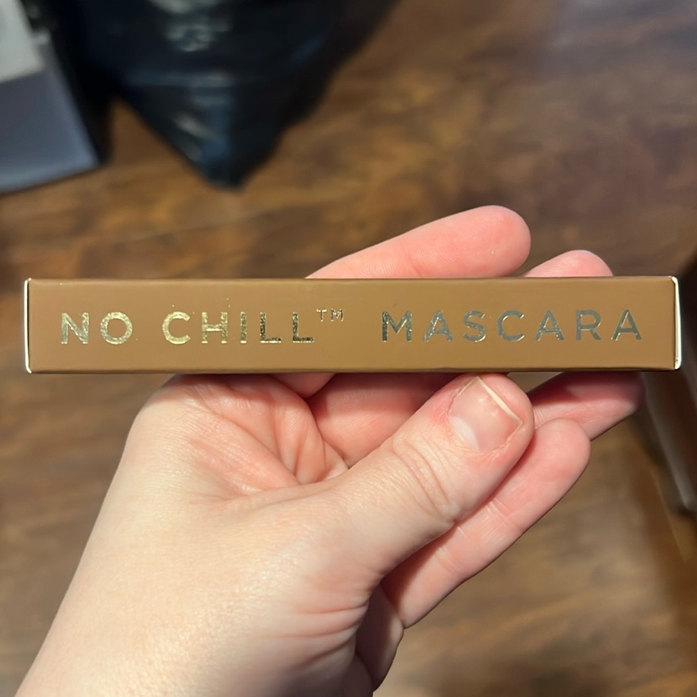 Lavaa Los Angeles No Chill lengthening and volumizing mascara in brown brun
